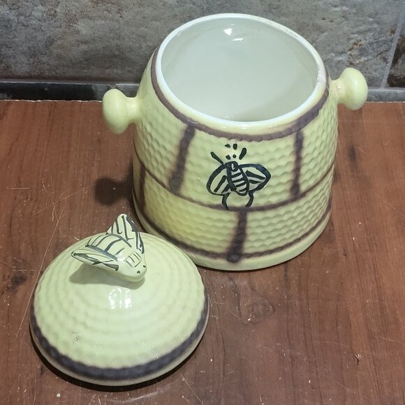 Vintage House of Webster Ceramic Beehive Jar - Picture 11 of 11